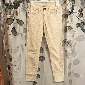 Current/Elliott Light Cream Leopard Skinny Jeans